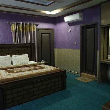 Manama Hotel Ijp Равалпинди Екстериор снимка