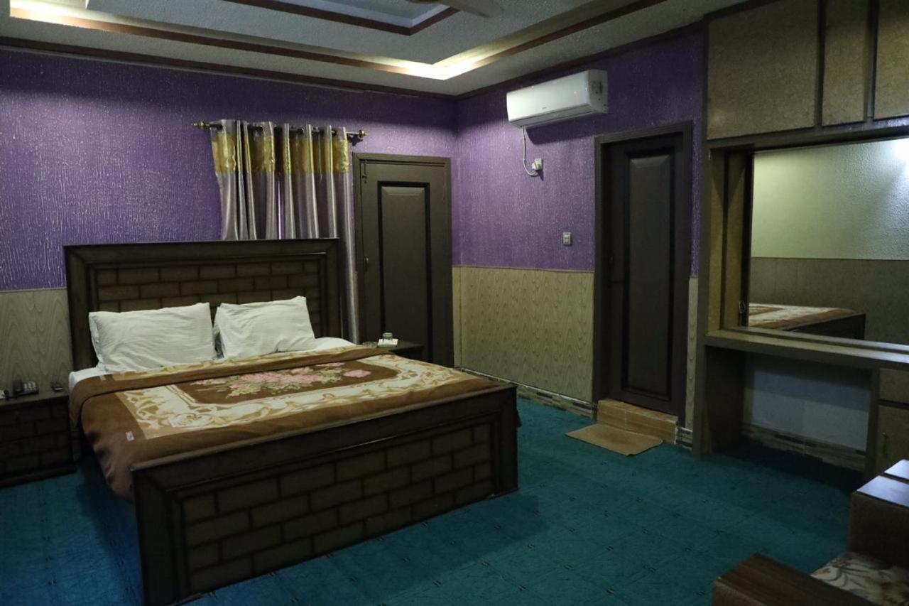 Manama Hotel Ijp Равалпинди Екстериор снимка