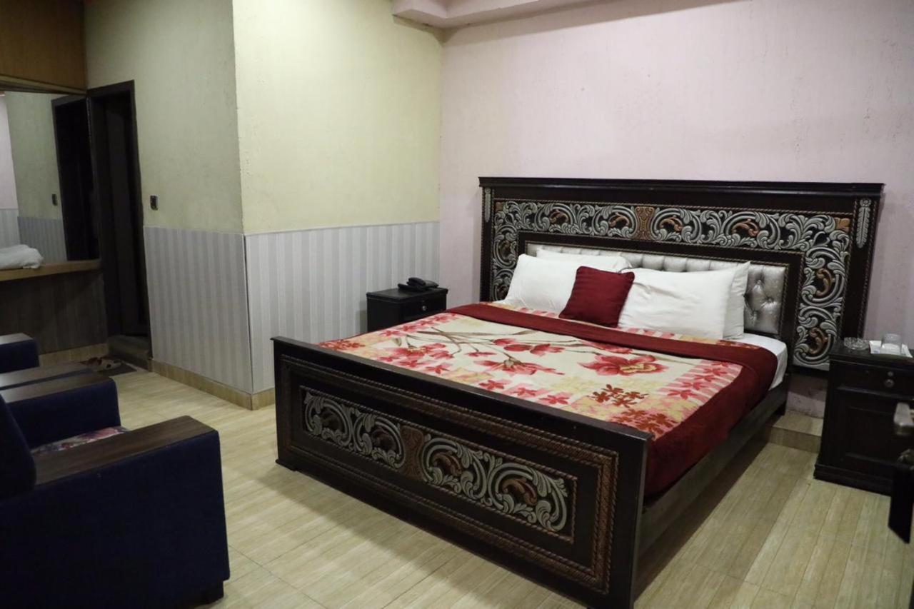 Manama Hotel Ijp Равалпинди Екстериор снимка