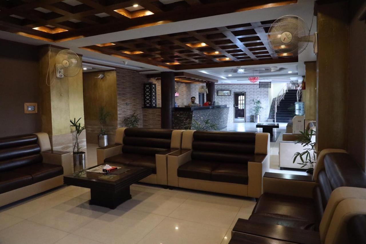 Manama Hotel Ijp Равалпинди Екстериор снимка